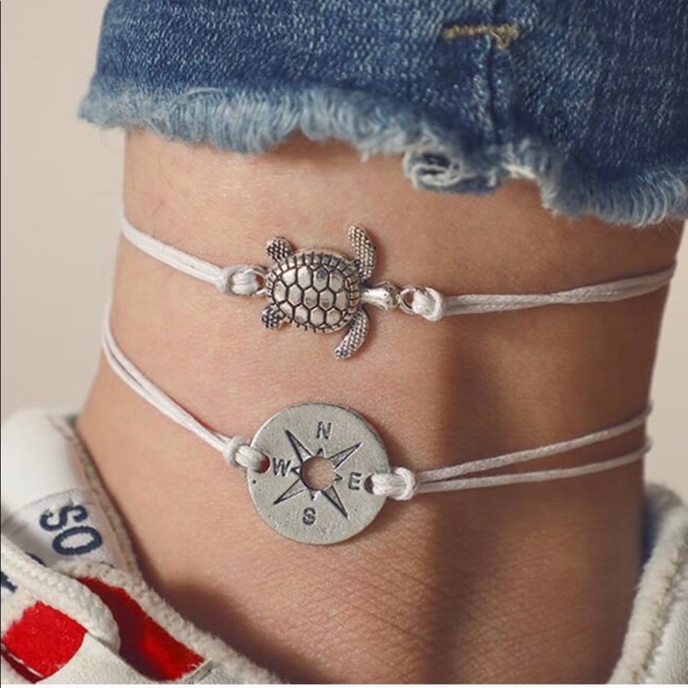 White 2 piece turtle/compass anklet